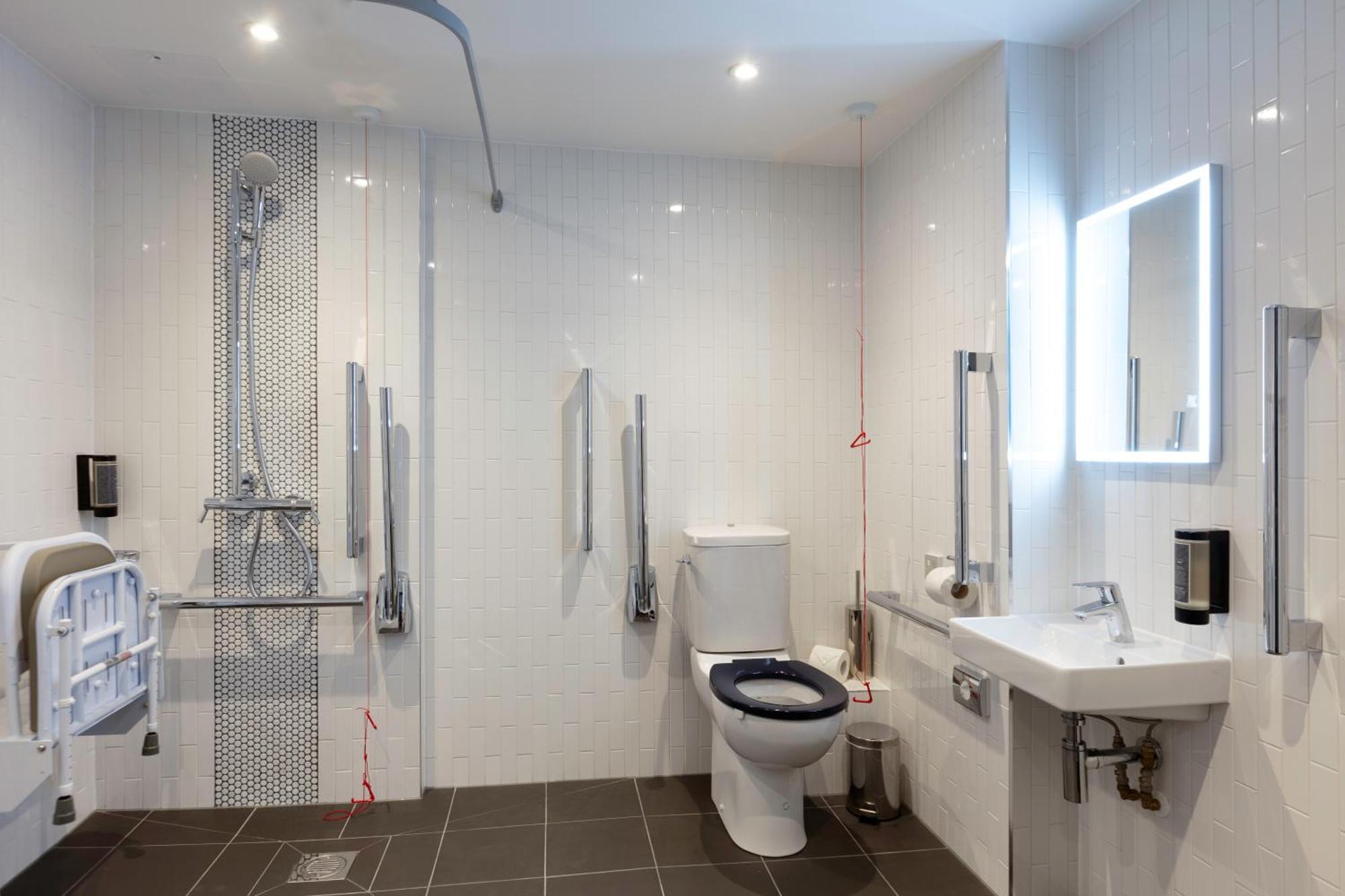 Accessible Double Room with Window
